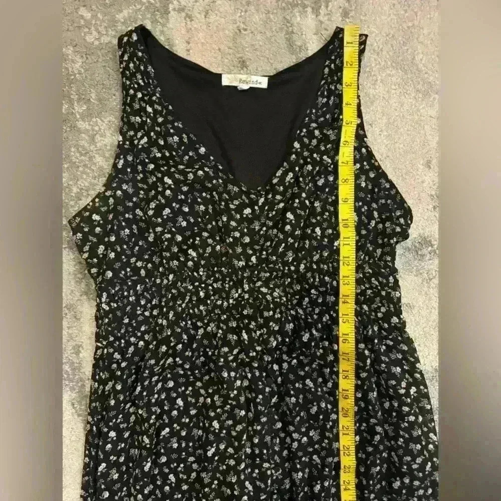 Women’s Floral Rewind Dress - Picture 6 of 9